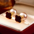 Four-leaf clover velvet pearl stud earrings